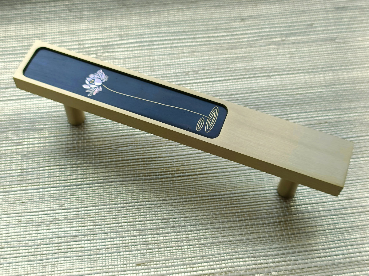 Waterlilies drawer pull/Pearl and brass inlaid drawer pull/Intricate pearl inlay cabinet pull/water lily door handle/Luxury pearl hardware