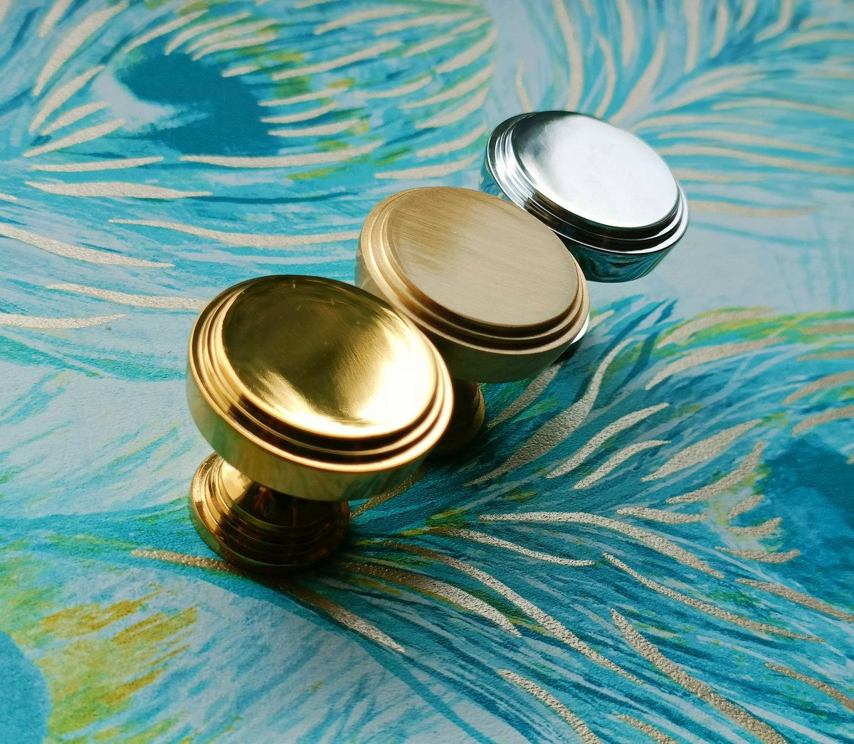 Classic round brass button door handle/round gold or silver cabinet pull/metal furniture hardware/round brass drawer knob/Brass door knob