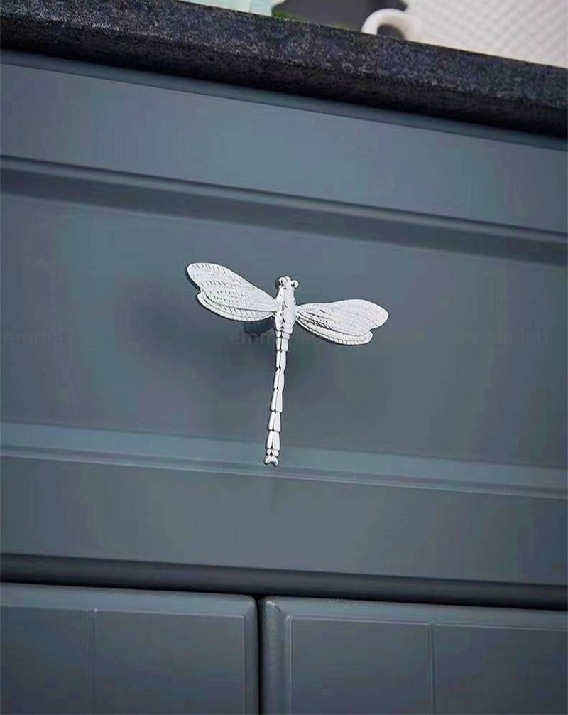 Brass dragonfly cabinet pull/Dragon fly drawer knob/Dragonfly drawer handle/brass furniture hardware/dragonflies door knob/silver dragonfly
