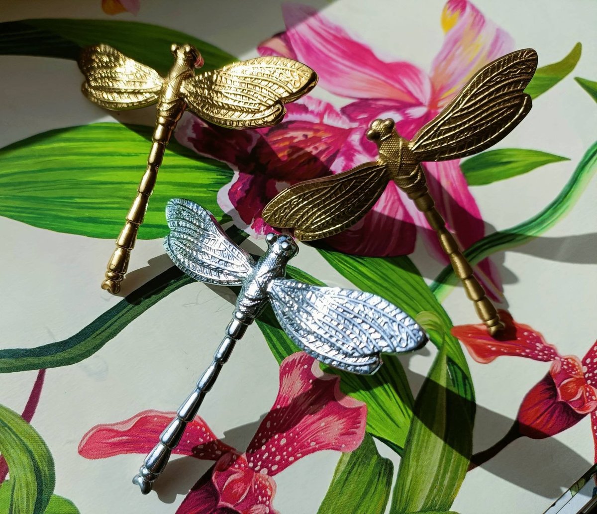 Brass dragonfly cabinet pull/Dragon fly drawer knob/Dragonfly drawer handle/brass furniture hardware/dragonflies door knob/silver dragonfly