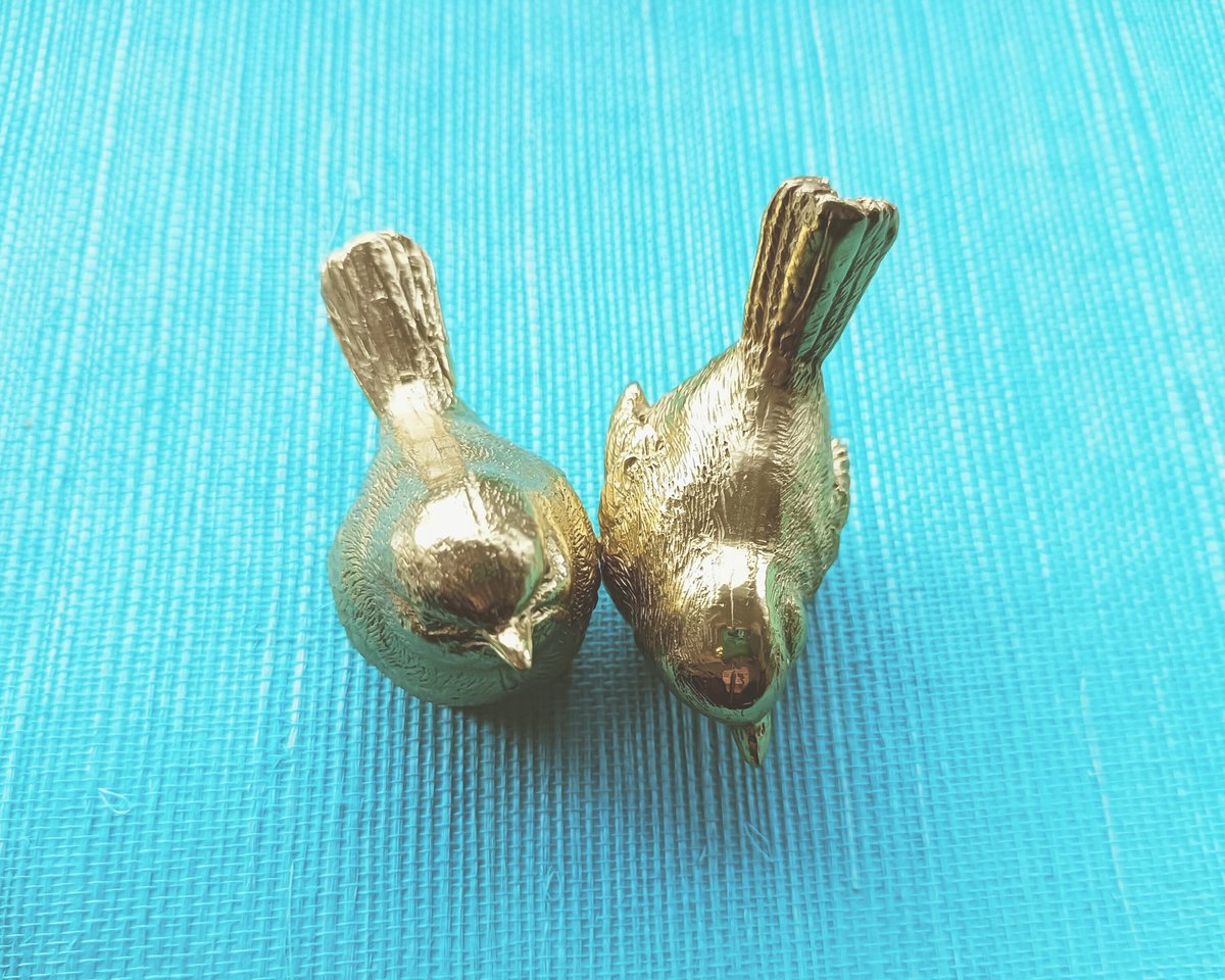Large gold brass bird drawer handle/Gold brass sparrow cabinet pull/Gold chickadee door knob/nursery furniture hardware/Brass bird door knob