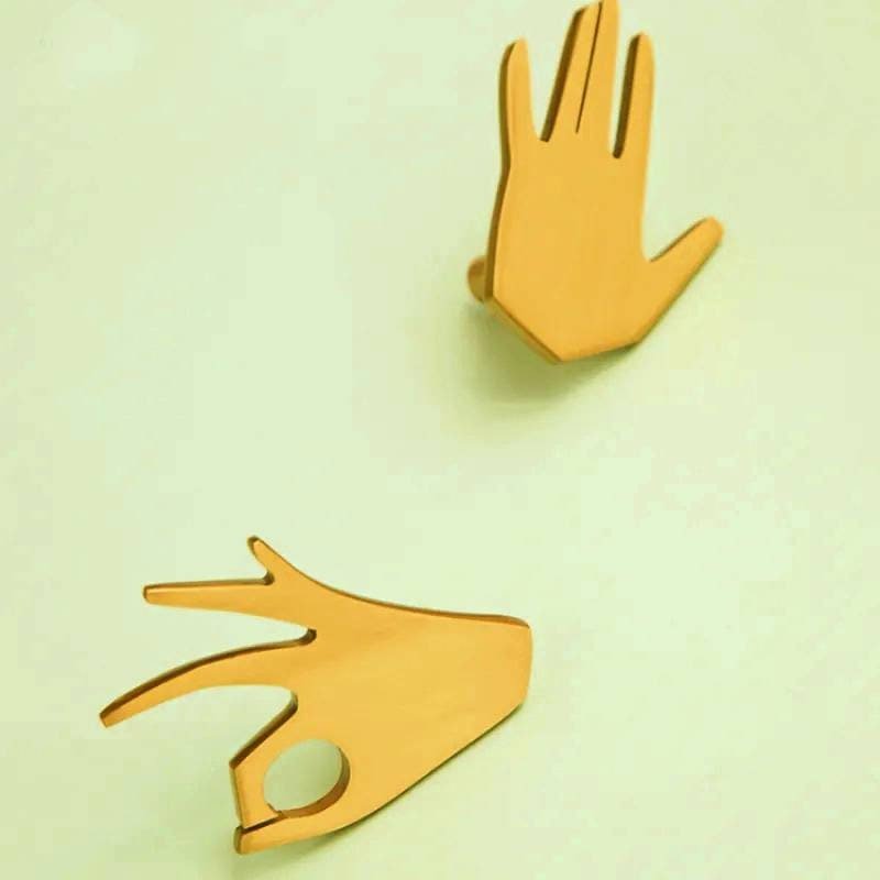Gold brass hand shaped door handle/OK hand shape cabinet Pull/gold drawer handle/hello door knob/ furniture hardware/drinks cabinet handle