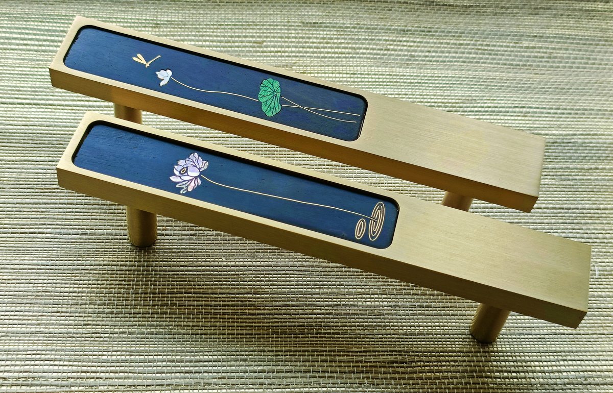 Waterlilies drawer pull/Pearl and brass inlaid drawer pull/Intricate pearl inlay cabinet pull/water lily door handle/Luxury pearl hardware