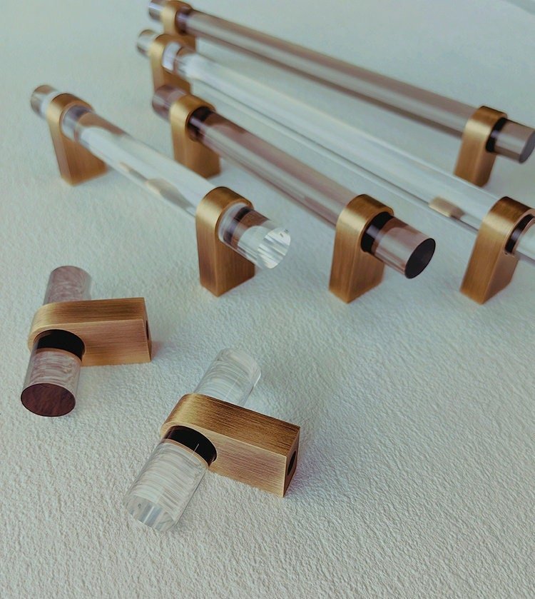 Clear lucite cabinet bar pull handle with bronze fixings /Transparent acrylic drawer handle/lucite furniture hardware with bronze fixings