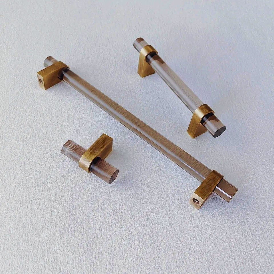 Smoke grey lucite cabinet bar pull handle with bronze fixings/Gray acrylic drawer handle/Grey lucite furniture hardware with bronze fixings