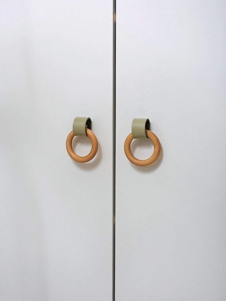 Leather and wooden ring drawer knob/Retro style leather and wood drawer handle/Leather and Wood cabinet pull/Mid century modern drawer pull