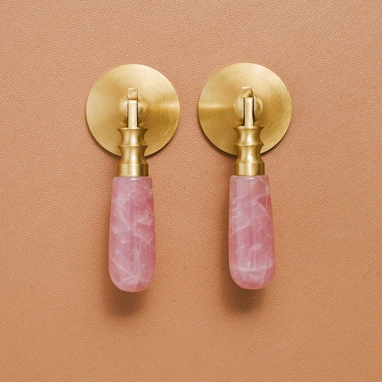 Crystal and brass drop handle/Gemstone drop drawer pull/Semi precious stone drop cabinet pull/Crystal furniture hardware/Amethyst door knob