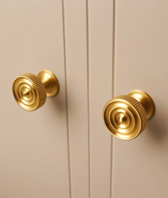 Brass Cabinet Pull/Shiny silver door handle/Solid brass drawer knob/Gold Brass furniture hardware/Chrome Drawer Pull/Classic shaped handle