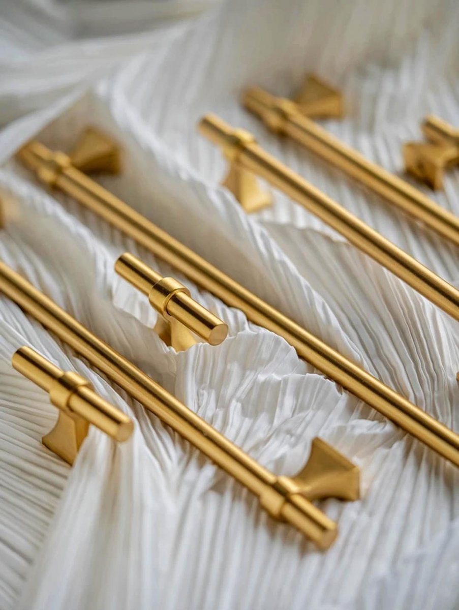 Gold brass bar cabinet handle with retro look/Gold drawer handle/home improvement hardware/Gold cabinet door handle/Gold hardware