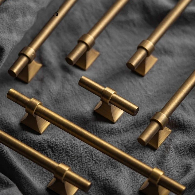 Bronze brass bar cabinet handle with retro look/Bronze drawer handle/home improvement hardware/Bronze cabinet door handle/bronze hardware