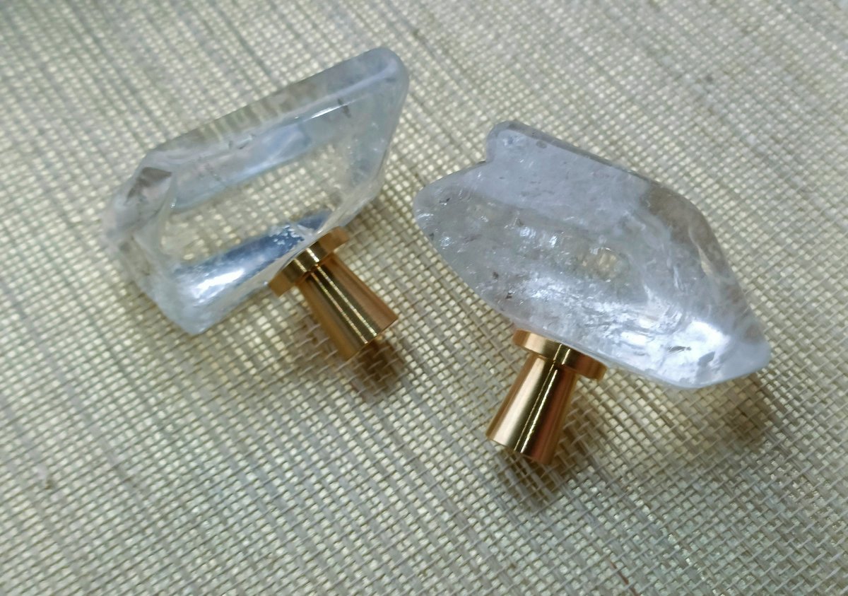 Polished quartz crystal cabinet pull/crystal furniture hardware/Quartz Crystal drawer handle/Crystal door handle/Crystal and brass drawer pu