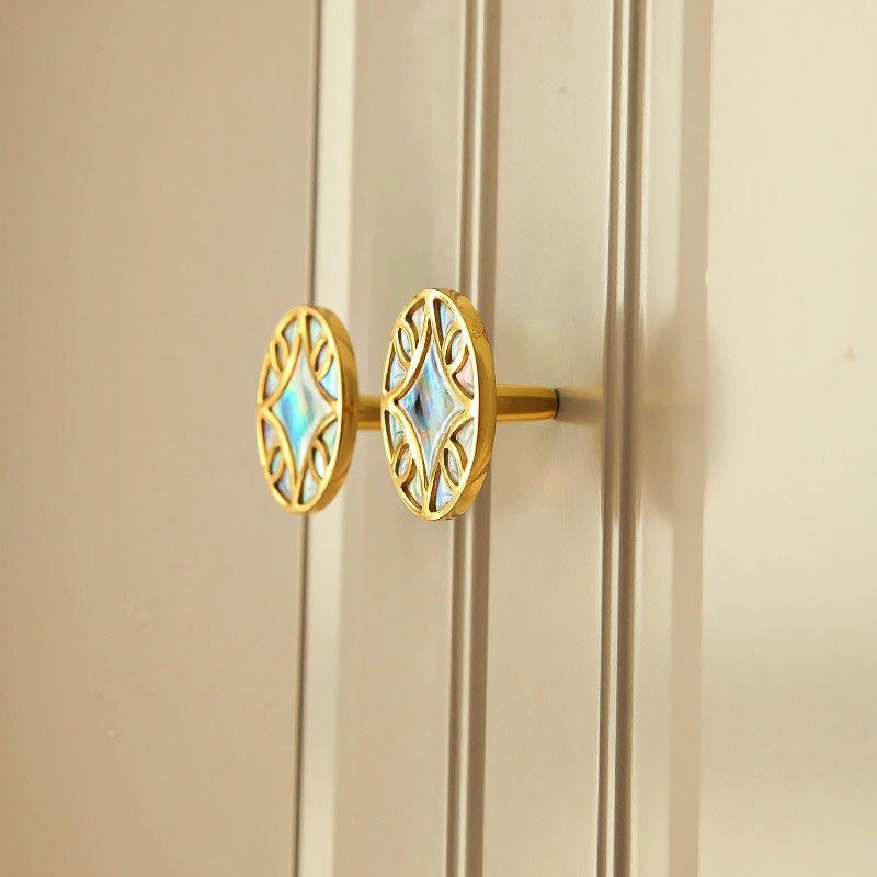 Abalone pearl drawer pull/Iridescent Pearl Cabinet pull/Mother of pearl door handle/Geometric brass drawer knob/Brass furniture hardware
