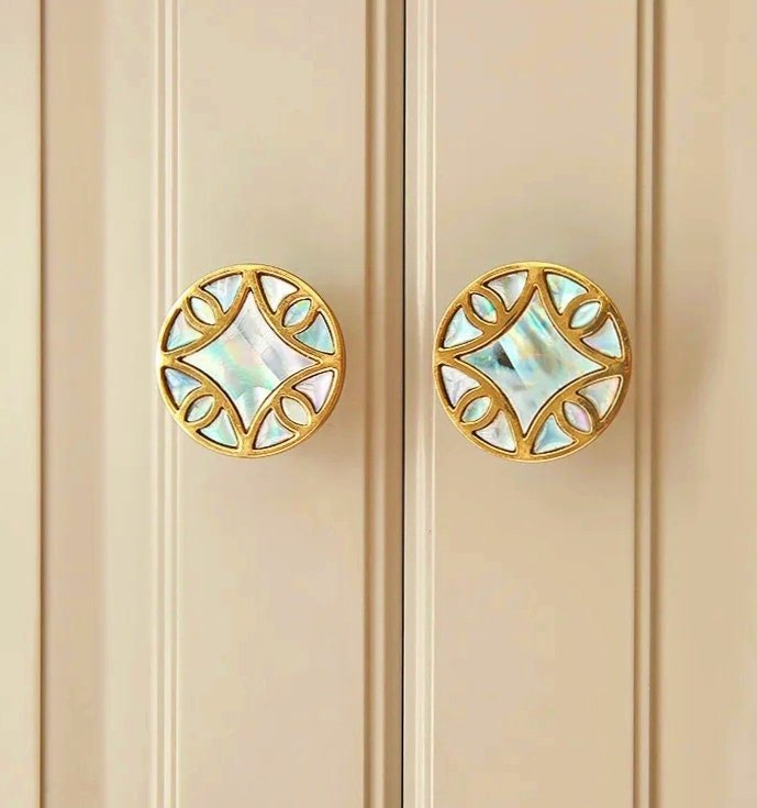 Abalone pearl drawer pull/Iridescent Pearl Cabinet pull/Mother of pearl door handle/Geometric brass drawer knob/Brass furniture hardware