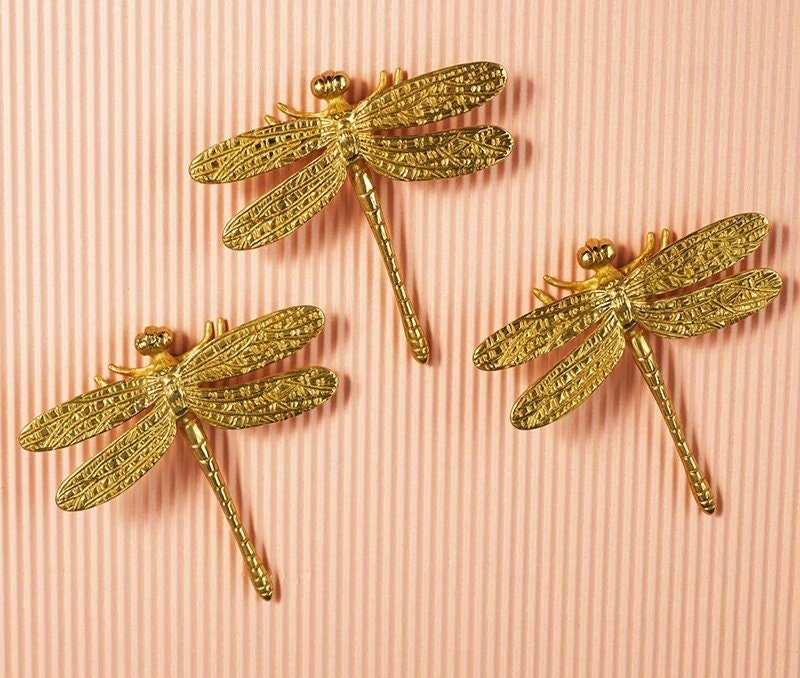 Gold brass dragonfly cabinet pull/Dragonfly drawer knob/Dragonfly drawer handle/brass furniture hardware/Gold cabinet door knob/Brass handle