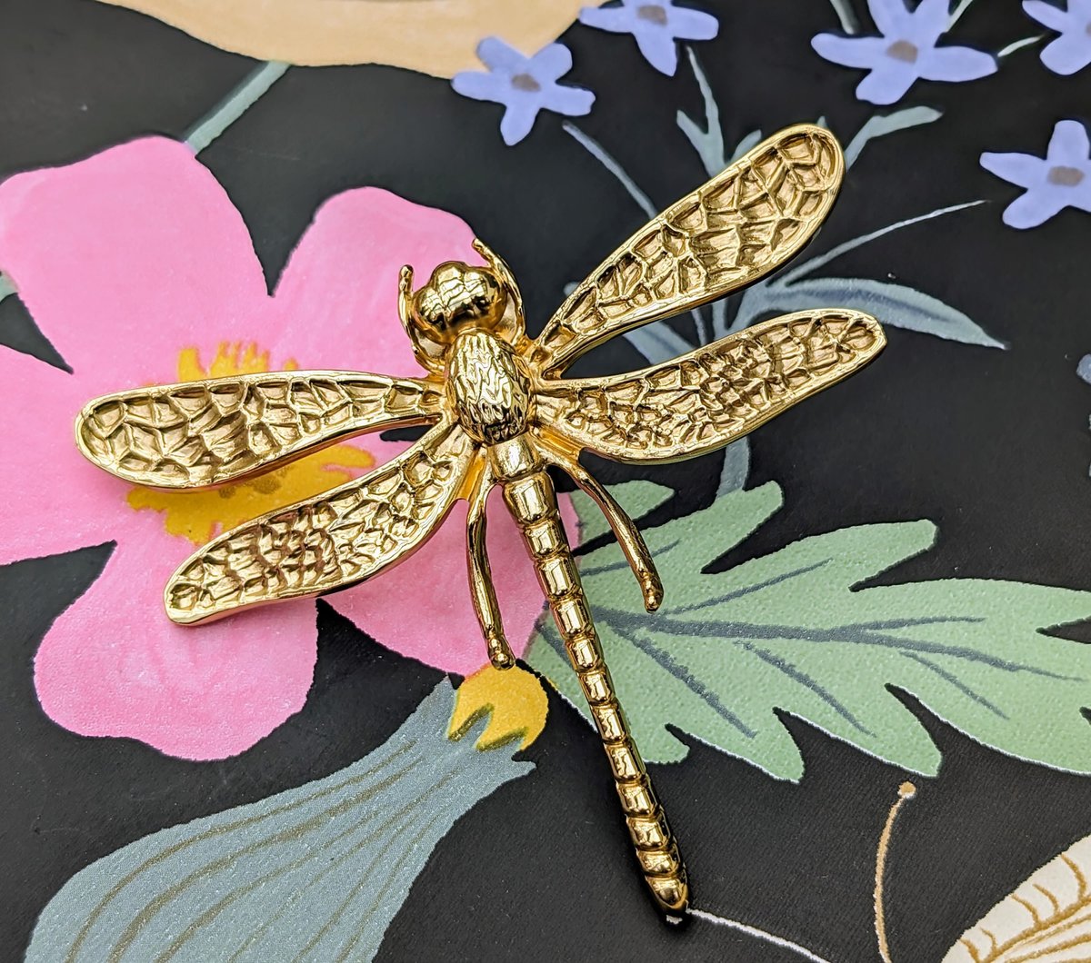Solid brass dragonfly cabinet pull/Dragonfly drawer knob/Dragonfly drawer handle/brass furniture hardware/home improvement/Gold Door handle