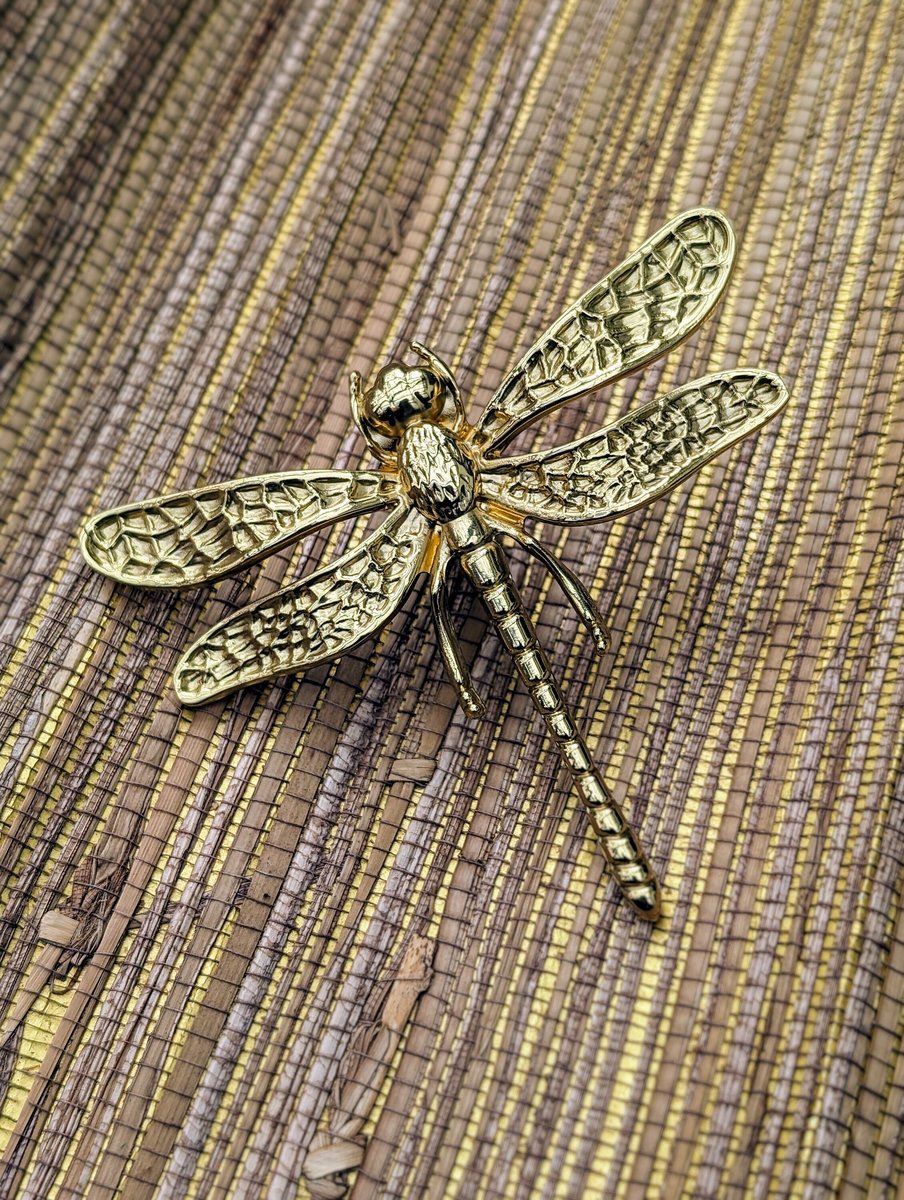 Solid brass dragonfly cabinet pull/Dragonfly drawer knob/Dragonfly drawer handle/brass furniture hardware/home improvement/Gold Door handle