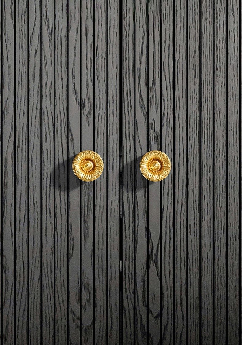 Classic style solid brass drawer knob/Ornate gold cabinet pull/Gold door knob/Gold drawer pull/furniture hardware/cabinet renovation/Texture