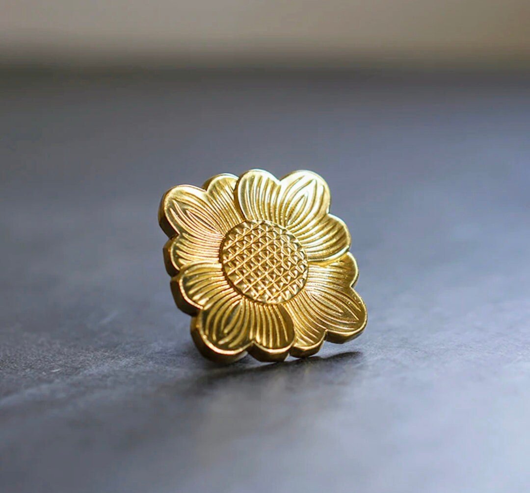 Arts and crafts style sun flower drawer handle/Gold sun flower cabinet handle/Arts and crafts style door knob/Gold brass furniture hardware