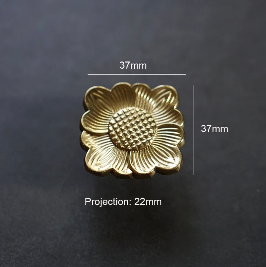 Arts and crafts style sun flower drawer handle/Gold sun flower cabinet handle/Arts and crafts style door knob/Gold brass furniture hardware