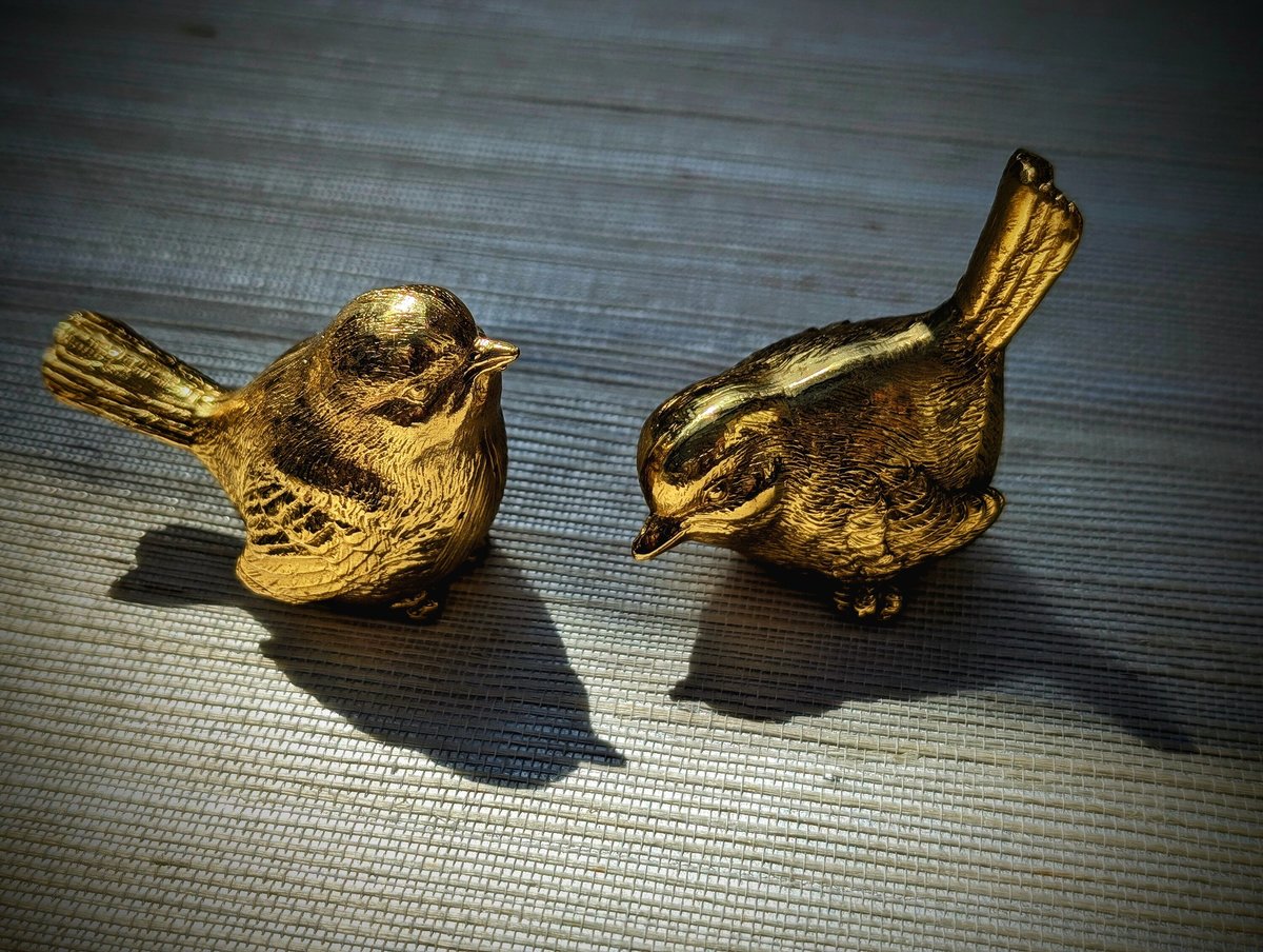 Large gold brass bird drawer handle/Gold brass sparrow cabinet pull/Gold chickadee door knob/nursery furniture hardware/Brass bird door knob