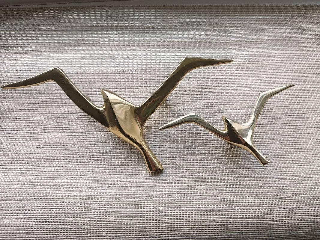 Gold seagull drawer handle/Gold brass flying bird cabinet pull/Sea burd door knob/Beach theme furniture hardware/Flying bird drawer knob