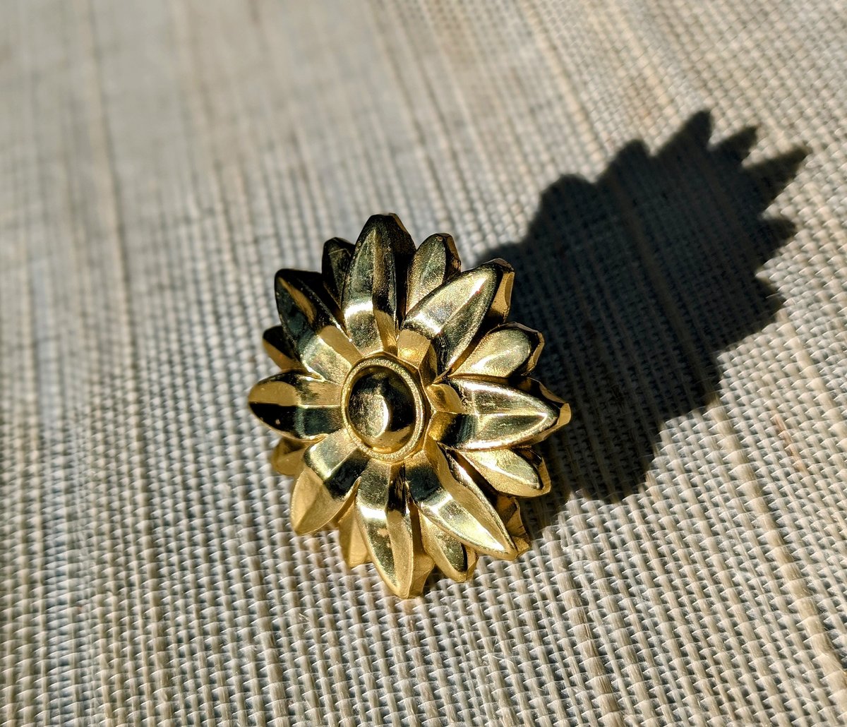 Gold star flower drawer handle/Gold brass flower cabinet handle/Brass vintage door knob/Brass furniture hardware/Unique flower drawer knob