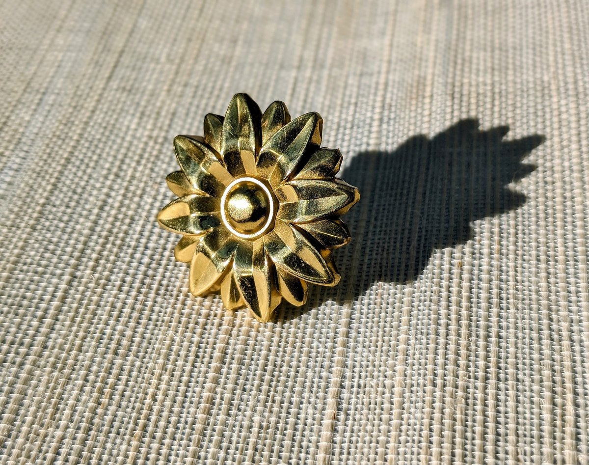 Gold star flower drawer handle/Gold brass flower cabinet handle/Brass vintage door knob/Brass furniture hardware/Unique flower drawer knob