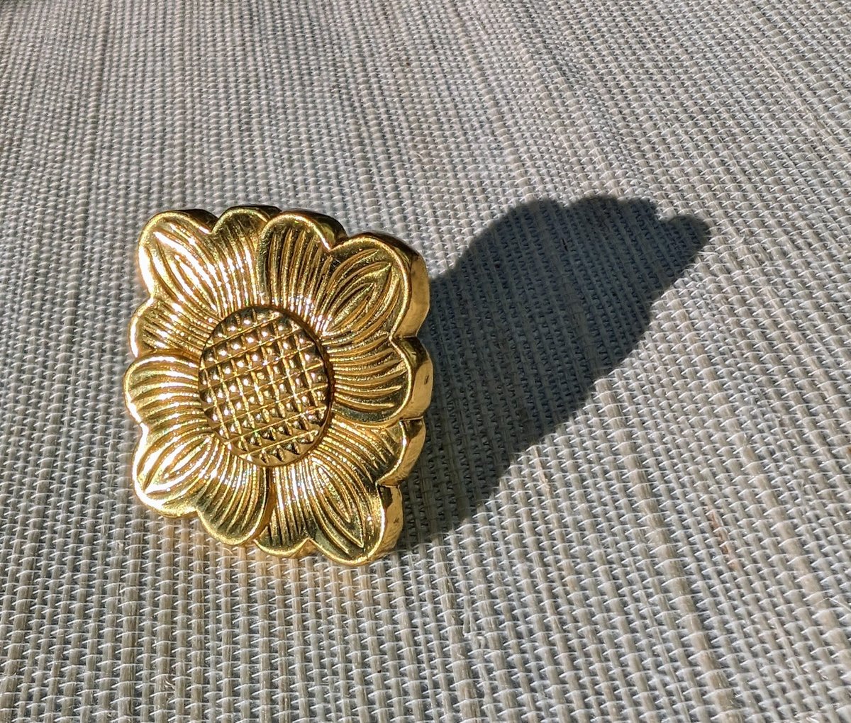 Arts and crafts style sun flower drawer handle/Gold sun flower cabinet handle/Arts and crafts style door knob/Gold brass furniture hardware