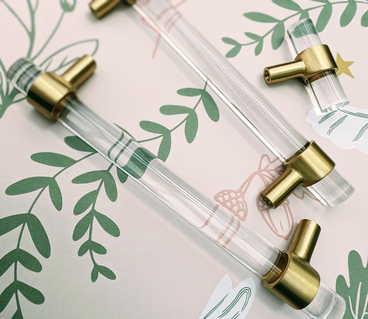 Brass and clear lucite cabinet bar pull handle/Clear acrylic drawer handle/Lucite furniture hardware/Brass transparent resin cabinet handle