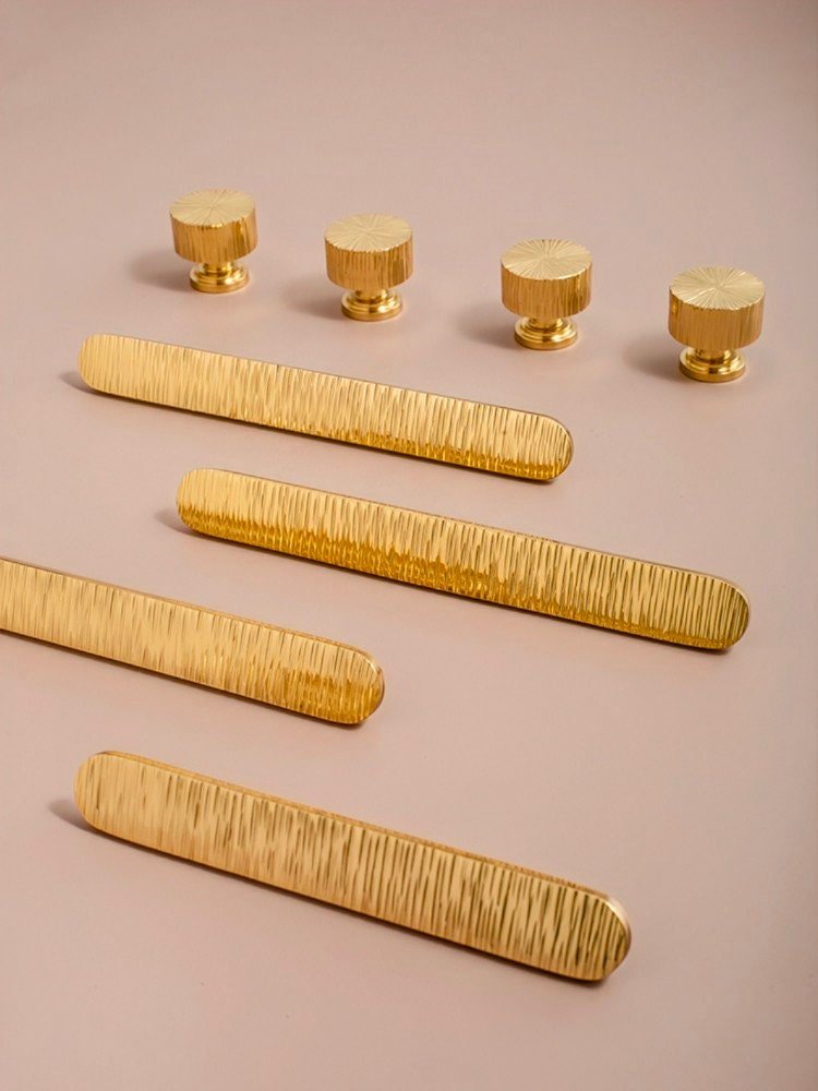 Retro style gold brass shape bar handle and knobs/Scored texture gold brass hardware/Shiny gold brass drawer pull/Gold kitchen hardware/MCM