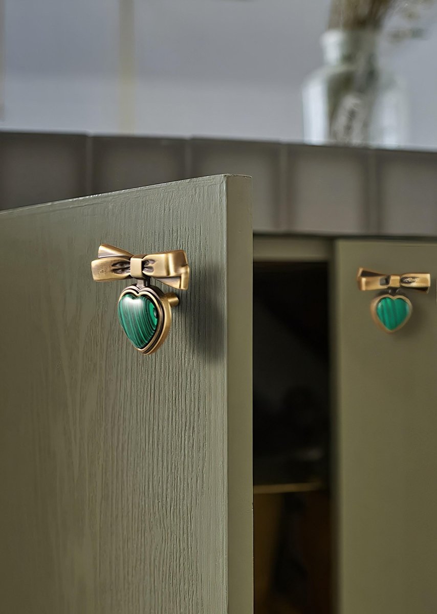 Bronze brass heart shaped drop handle/Semi precious stone drop drawer pull/Bronze cabinet pull/Crystal furniture hardware/Dresser door pull