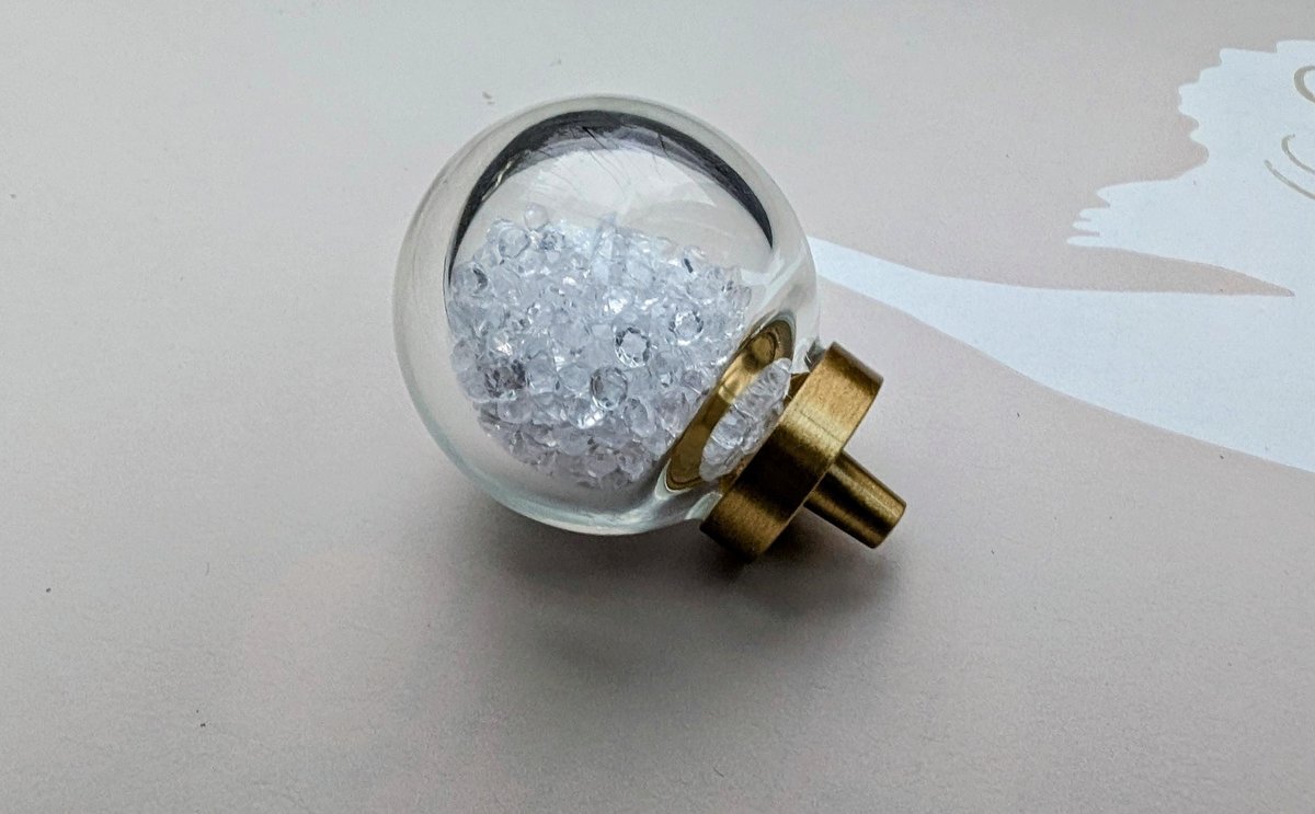 Mid century modern clear crystal cabinet pull/Transparent oval shaped door knob/crystal furniture hardware/vintage style egg shaped handle