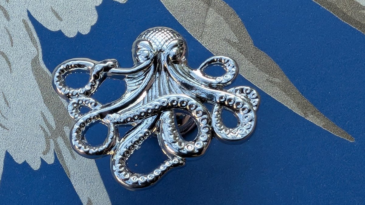 Silver octopus cabinet pull/Shiny Silver Kracken Drawer Knob/Octopus drawer handle/quirky furniture hardware/deep sea door knob/Fun handle