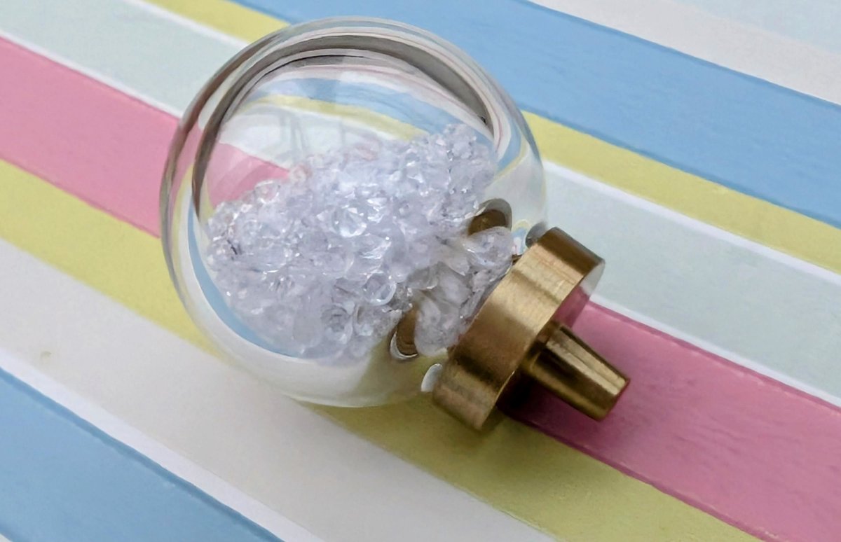 Mid century modern clear crystal cabinet pull/Transparent oval shaped door knob/crystal furniture hardware/vintage style egg shaped handle
