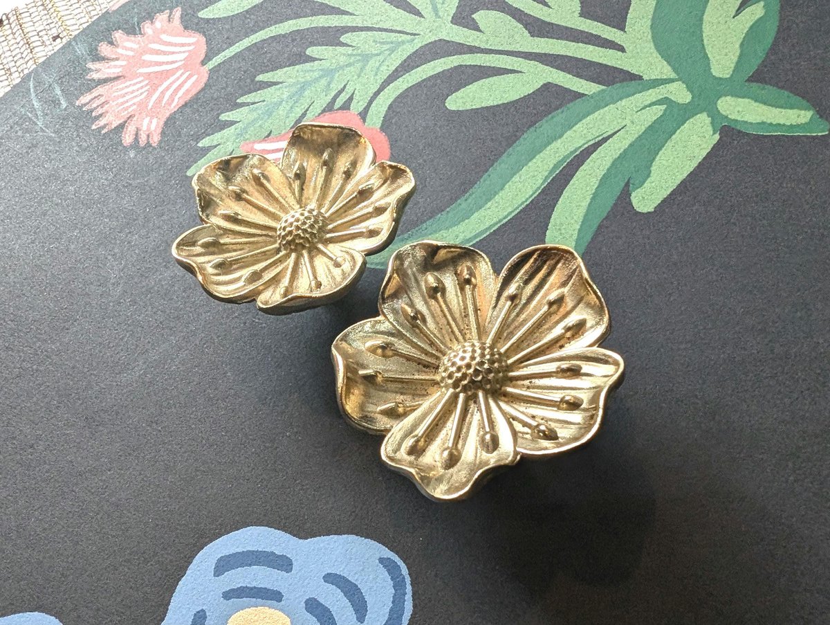 Beautiful gold brass cherry blossom cabinet handle/Brass flower shaped drawer pull/Gold brass bloom door knob/bedroom furniture hardware
