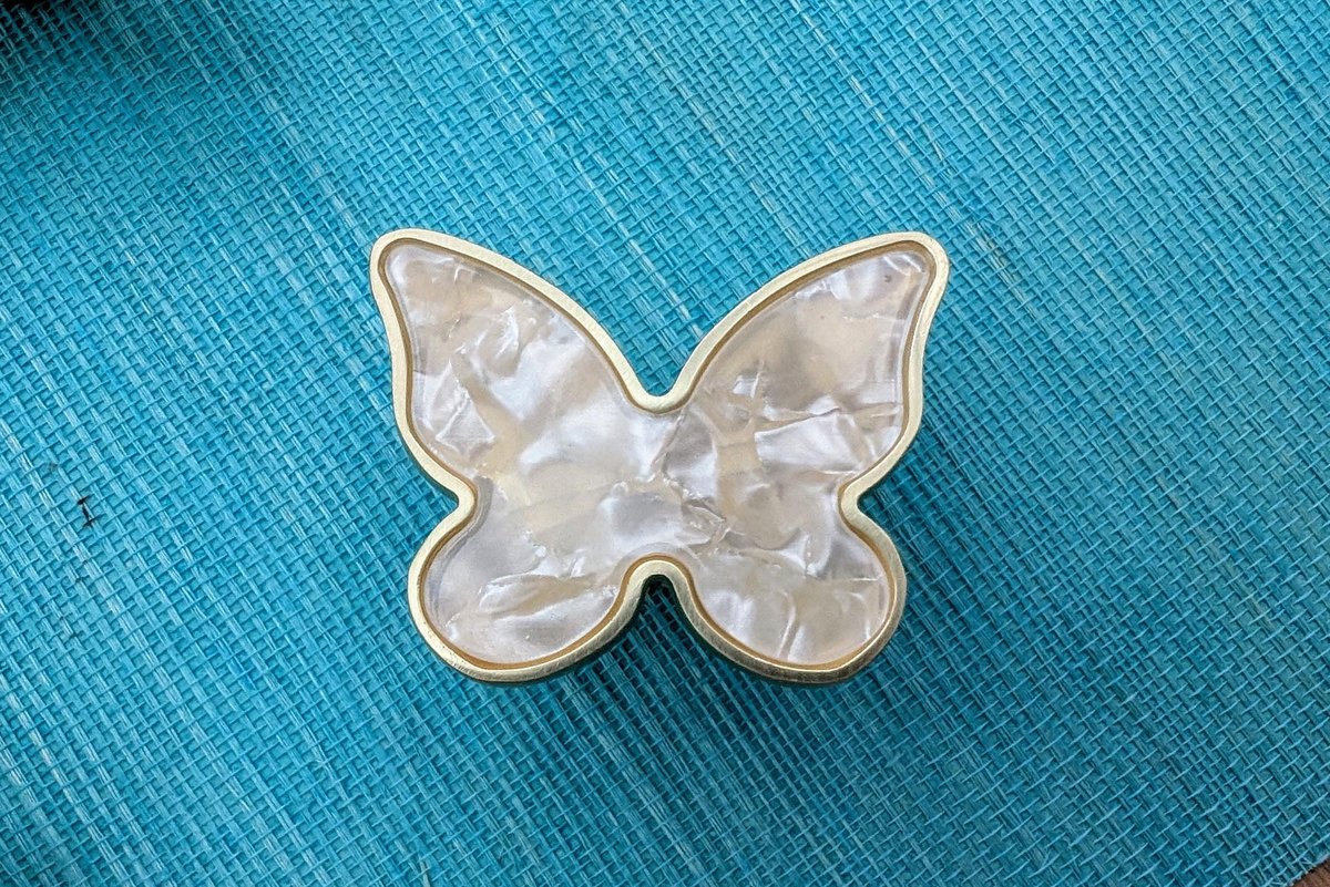 Pearly butterfly drawer handle/Pink Butterfly cabinet pull/Nursery decor/Nursery door knobs/IKEA hack door pull/Childrens door handle