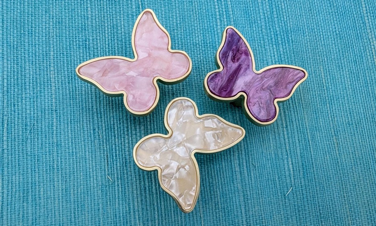Pearly butterfly drawer handle/Pink Butterfly cabinet pull/Nursery decor/Nursery door knobs/IKEA hack door pull/Childrens door handle
