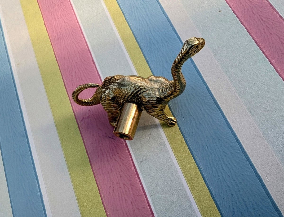 Detailed brass dinosaur drawer handle/Diplodocus cabinet pull/Dino themed door handle/Dinosaur drawer knob/Gold brass furniture hardware