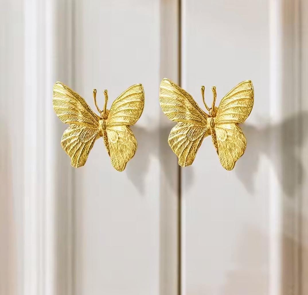 Gold brass butterfly cabinet handle/Realistic butterfly cabinet pull/Butterfly door handle/Gold butterfly door knob/Brass furniture hardware