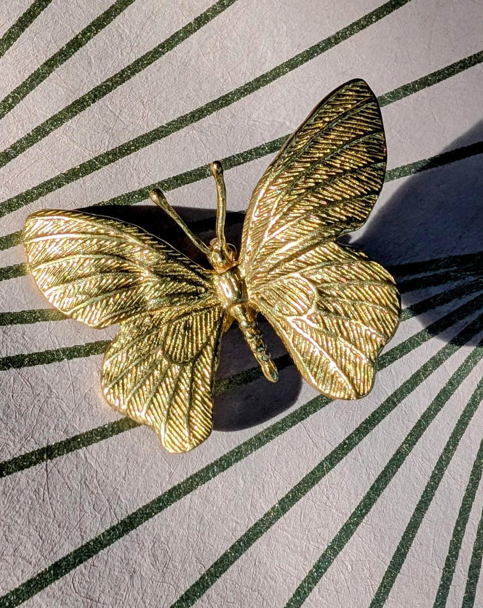 Gold brass butterfly cabinet handle/Realistic butterfly cabinet pull/Butterfly door handle/Gold butterfly door knob/Brass furniture hardware