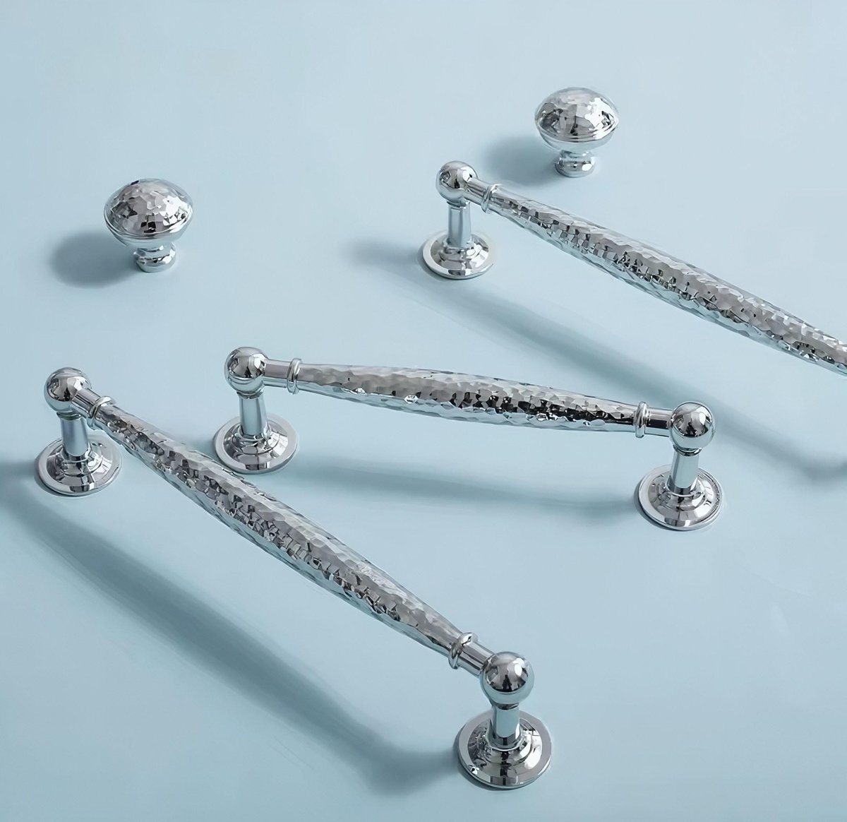 Silver hammered cabinet bar handle with feet/Shiny silver drawer pull/textured metal door handle/brass furniture hardware/kitchen hardware