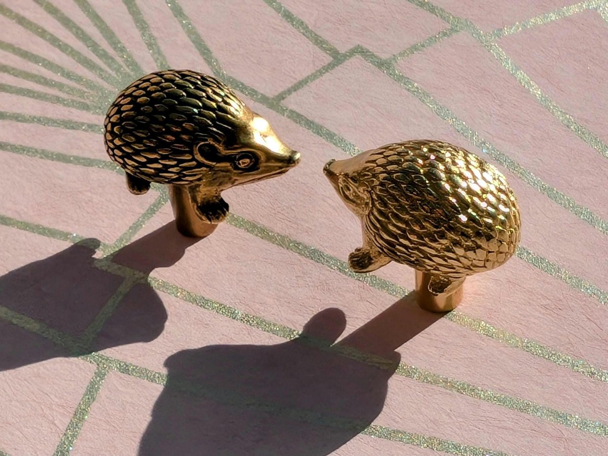 Gold or Bronze hedgehog cabinet handle/Hedgehog door handle/Hedgehog drawer knob/Woodland themed handle/Brass furniture hardware