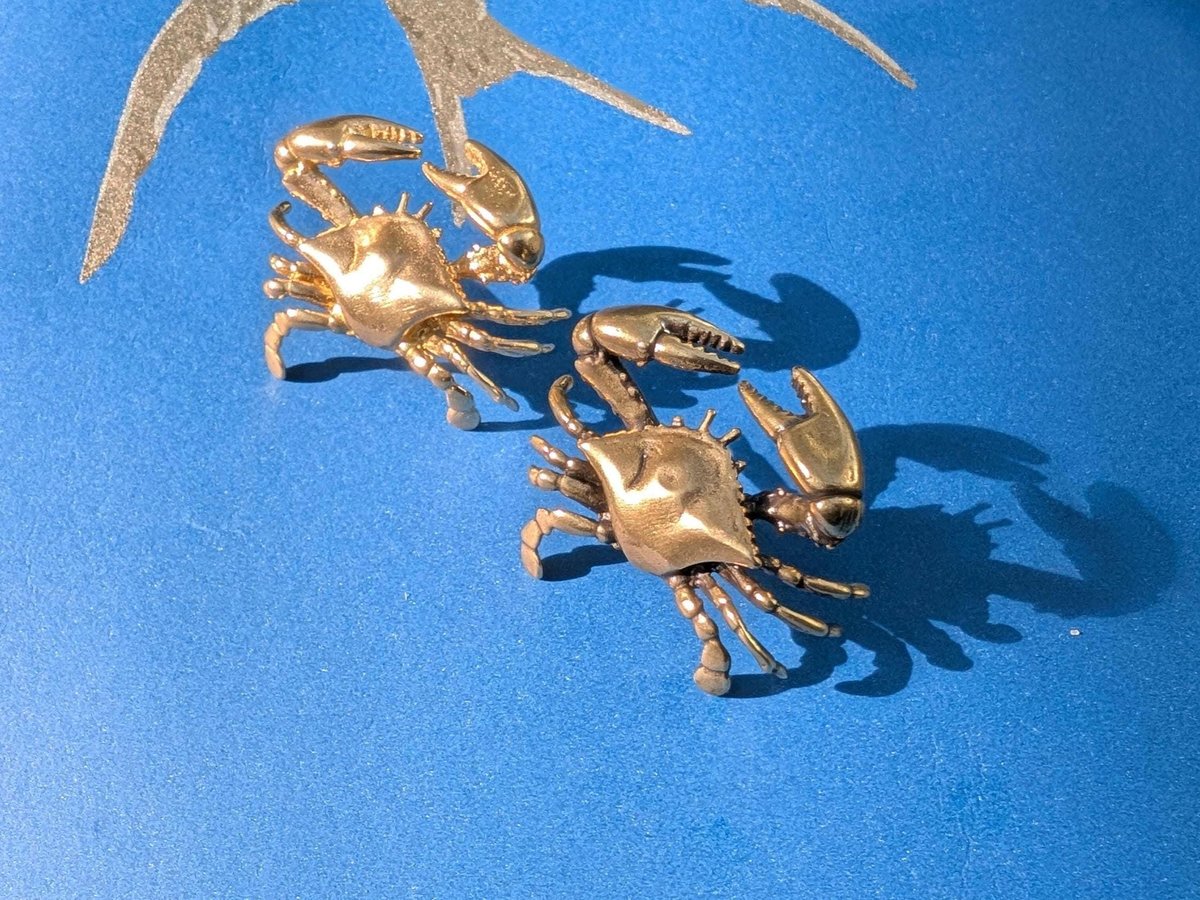 Gold or Bronze crab cabinet handle/Cancer zodiac door handle/Crab shaped drawer knob/Seaside decor/Brass furniture hardware/Beach decor