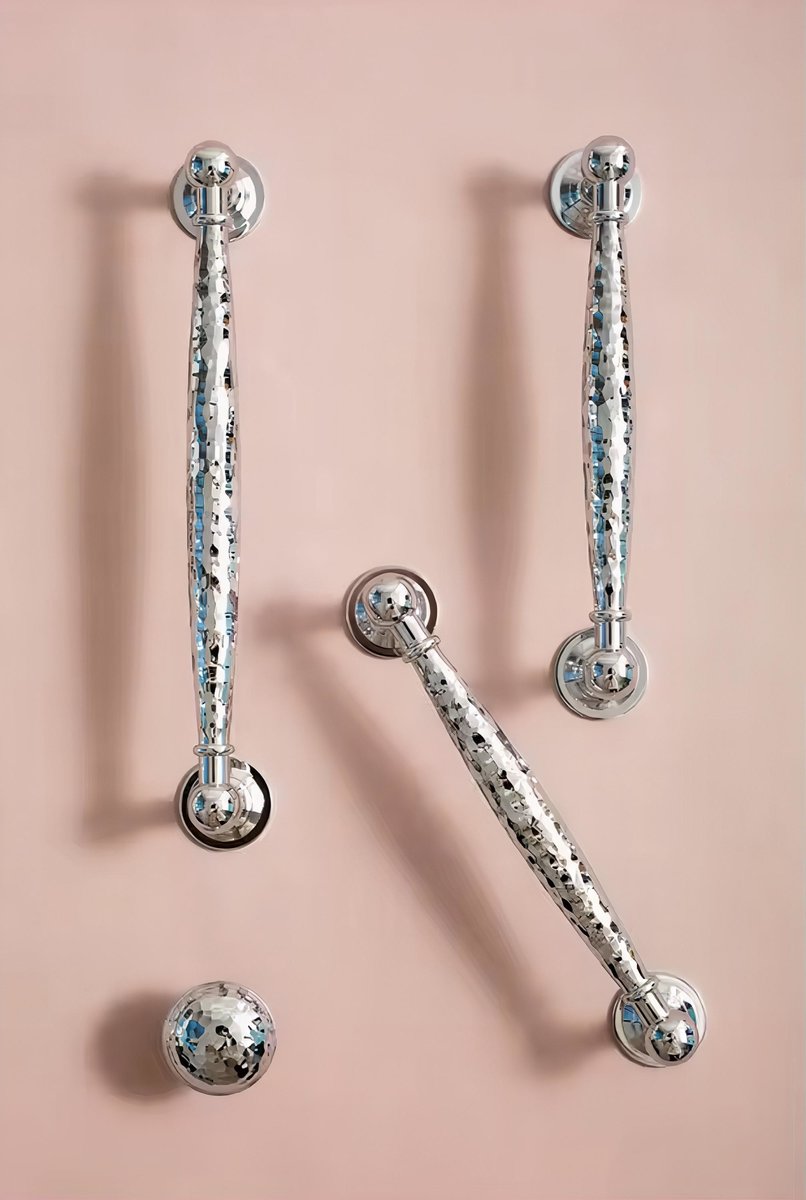Silver hammered cabinet bar handle with feet/Shiny silver drawer pull/textured metal door handle/brass furniture hardware/kitchen hardware
