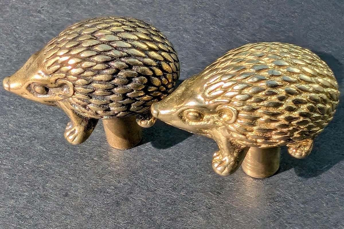 Gold or Bronze hedgehog cabinet handle/Hedgehog door handle/Hedgehog drawer knob/Woodland themed handle/Brass furniture hardware