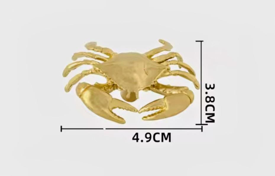 Gold or Bronze crab cabinet handle/Cancer zodiac door handle/Crab shaped drawer knob/Seaside decor/Brass furniture hardware/Beach decor