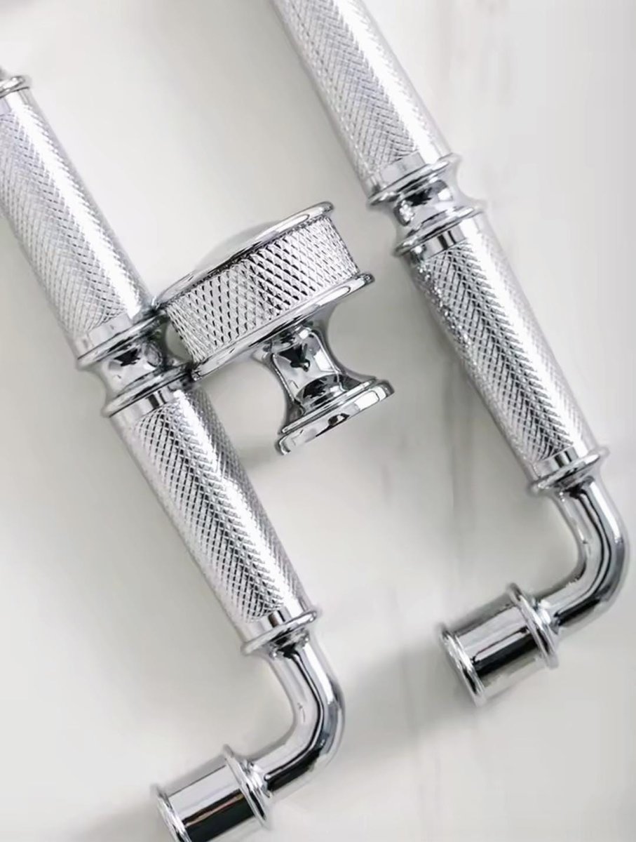 Deluxe shiny silver drawer pull with textured grip/Ornate silver curved cabinet handle/Silver Chrome textured door knob/Silver drawer knob