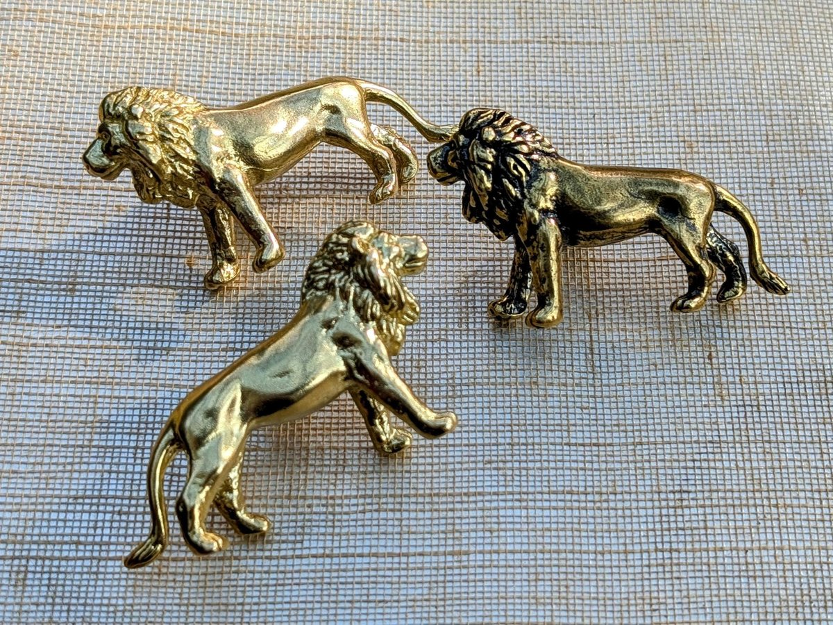 Lion shaped brasscdoor knob/Gold Lion drawer pull/Bronze Lion wardrobe door handle/Novelty drawer pull/unique cabinet handle/Brass hardware