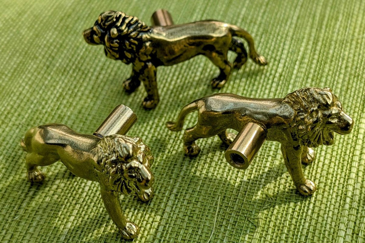 Lion shaped brasscdoor knob/Gold Lion drawer pull/Bronze Lion wardrobe door handle/Novelty drawer pull/unique cabinet handle/Brass hardware