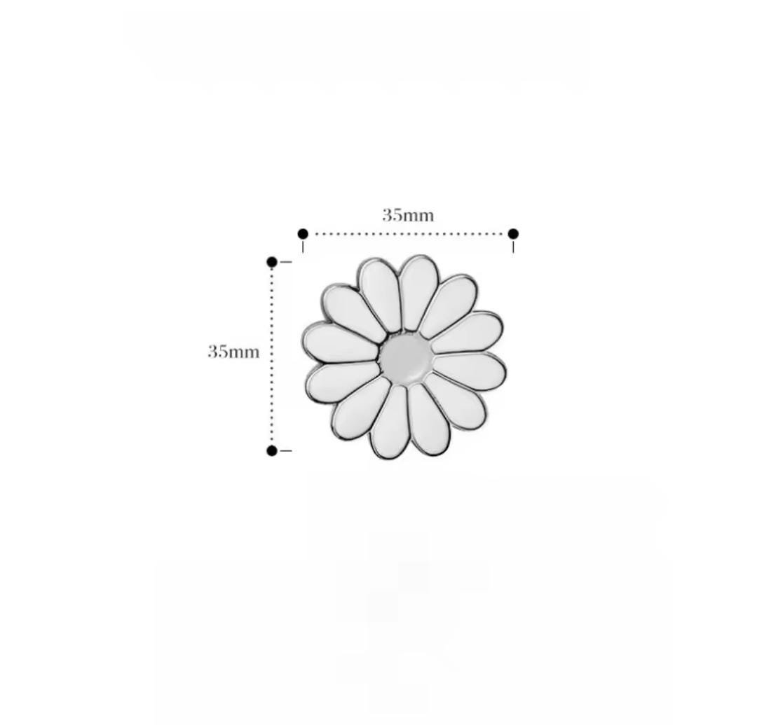 Silver or Gold brass Daisy Drawer Handle/Enamel white Daisy Flower cabinet pull/Nursery decor/Nursery door knob/Childrens door handle